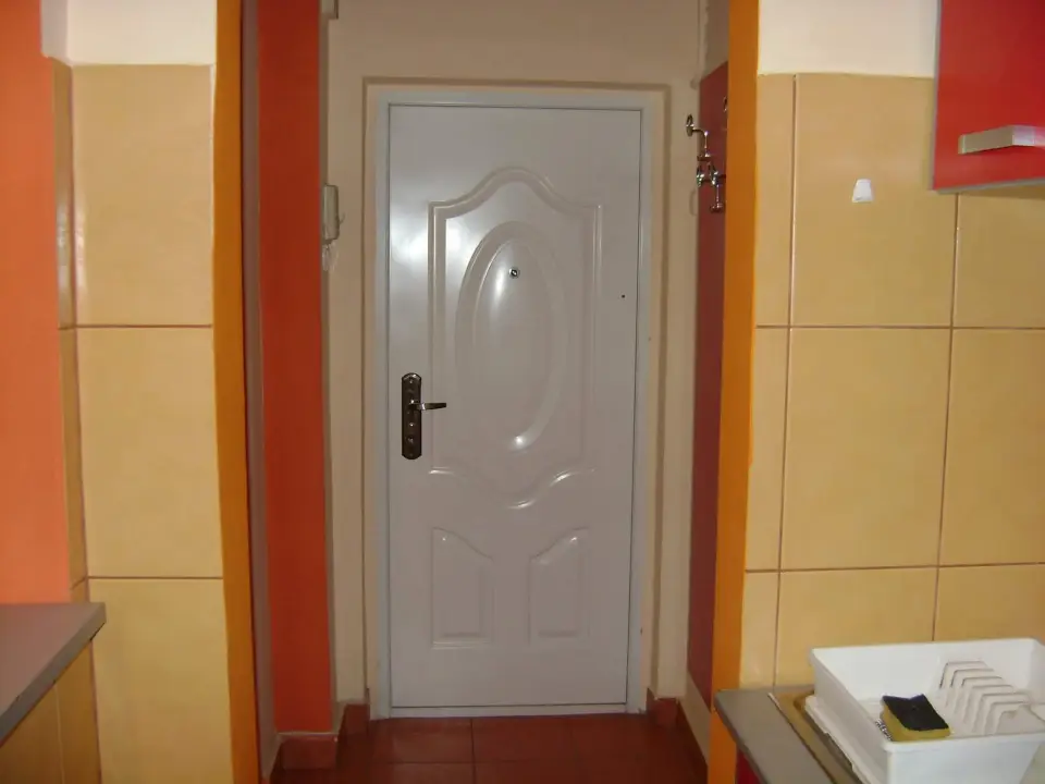 Vind apartament 2 camere  img 4